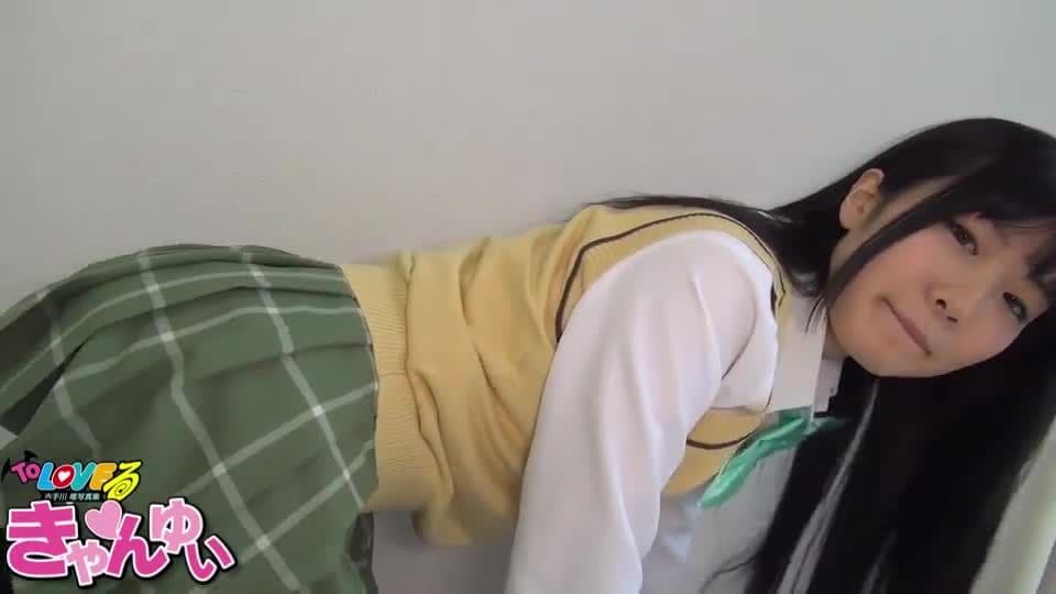 Kyan Yui ToL◯VEru Furu Photo Collection thumbnail