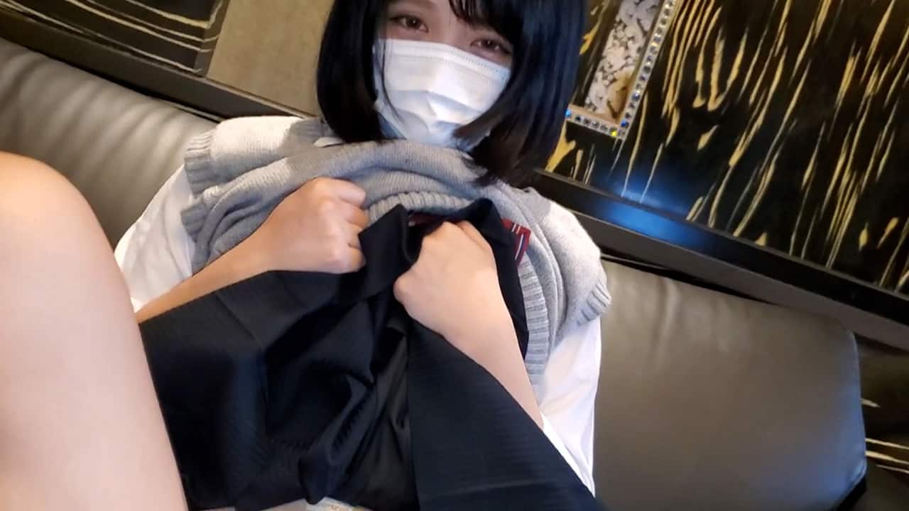 FC2-PPV-2359625 初撮影！！個数限定！【無修正】天真爛漫で従順な美少女を密室に連れ込み淫行中出し！！普段は真面目なふりして・・・（特典 初めての顔出しフェラ口内射精）