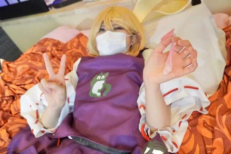 Amateur cosplayer and I tried one shot with a small god!