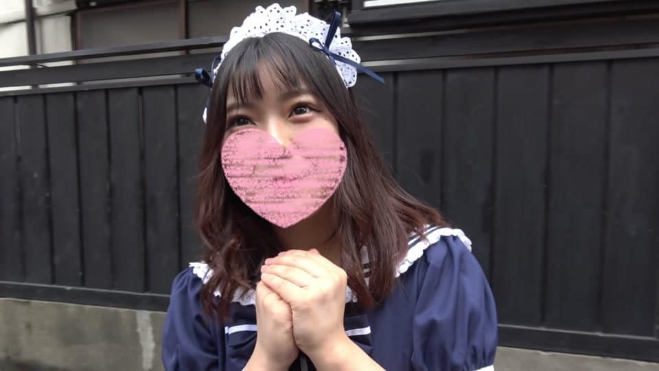 FC2-PPV-1565390 初撮り❤️萌え萌えキュンなメイドさんをデートに誘って制服のまま中出ししちゃいました♪【個人撮影】